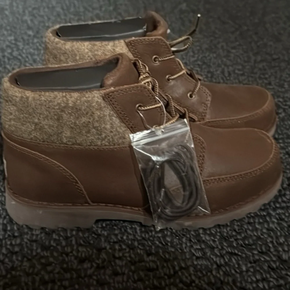 NEW NWT UGG Australia Boys Girls Brown Orin Wool Bomber Winter Ankle Boots 4